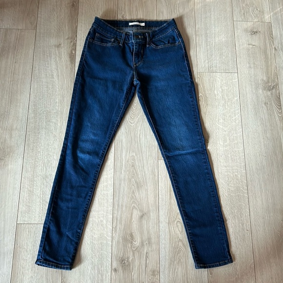 Woman’s Levi’s jeans Size 28 - Picture 1 of 3